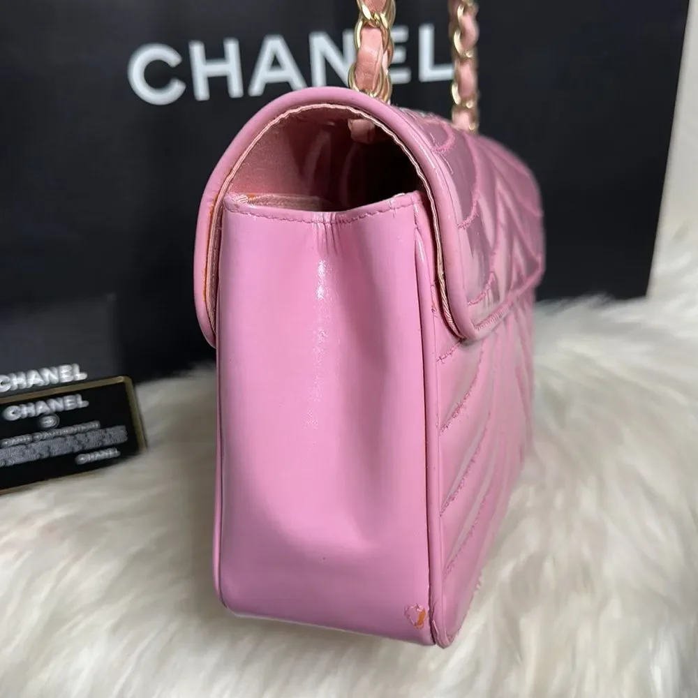 💯Authentic Chanel Vernis Shoulder Bag🍀 - Picture 10 of 17